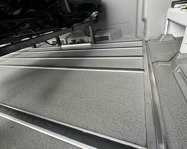Білий Мерседес Sprinter, об'ємом двигуна 2.1 л та пробігом 570 тис. км за 19500 $, фото 12 на Automoto.ua