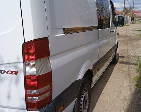 Белый Мерседес Sprinter, объемом двигателя 0 л и пробегом 663 тыс. км за 13500 $, фото 2 на Automoto.ua