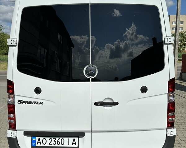 Белый Мерседес Sprinter, объемом двигателя 0 л и пробегом 181 тыс. км за 23000 $, фото 21 на Automoto.ua