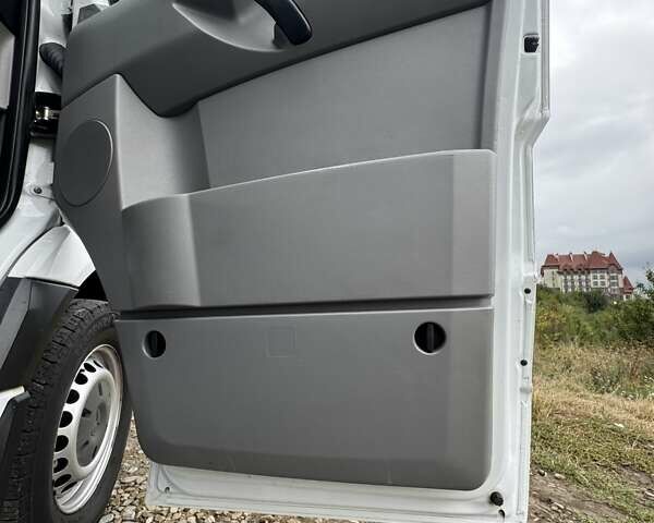 Білий Мерседес Sprinter, об'ємом двигуна 2.1 л та пробігом 570 тис. км за 19500 $, фото 14 на Automoto.ua