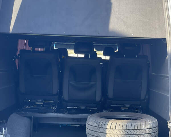 Белый Мерседес Sprinter, объемом двигателя 3.22 л и пробегом 700 тыс. км за 22500 $, фото 5 на Automoto.ua