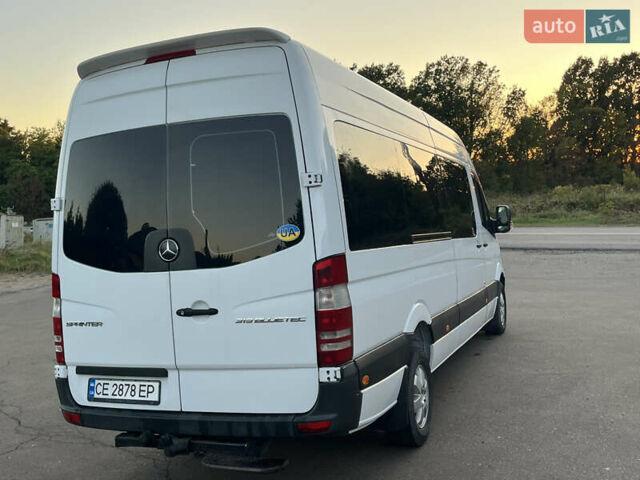 Белый Мерседес Sprinter, объемом двигателя 2.99 л и пробегом 800 тыс. км за 25800 $, фото 4 на Automoto.ua