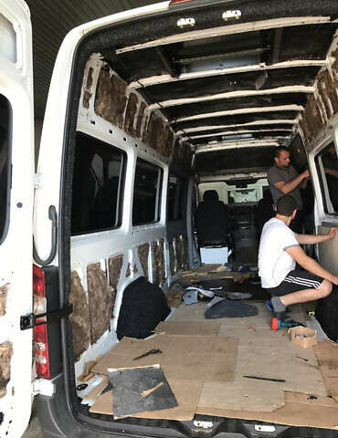 Білий Мерседес Sprinter, об'ємом двигуна 2.2 л та пробігом 98 тис. км за 33000 $, фото 3 на Automoto.ua