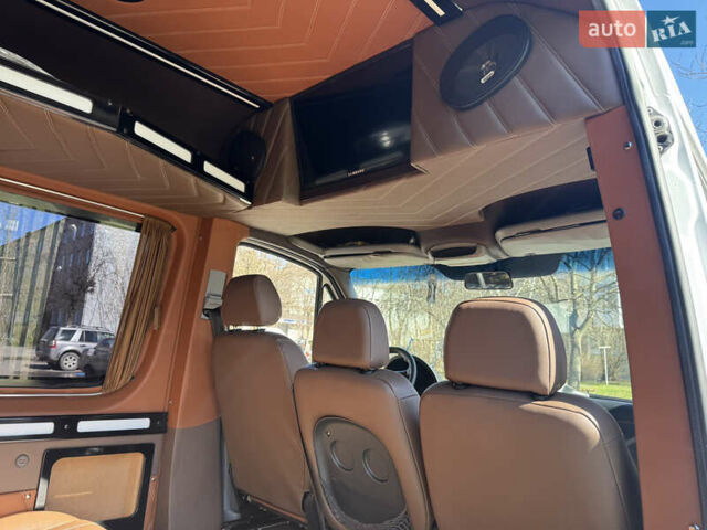 Белый Мерседес Sprinter, объемом двигателя 0 л и пробегом 270 тыс. км за 29900 $, фото 12 на Automoto.ua