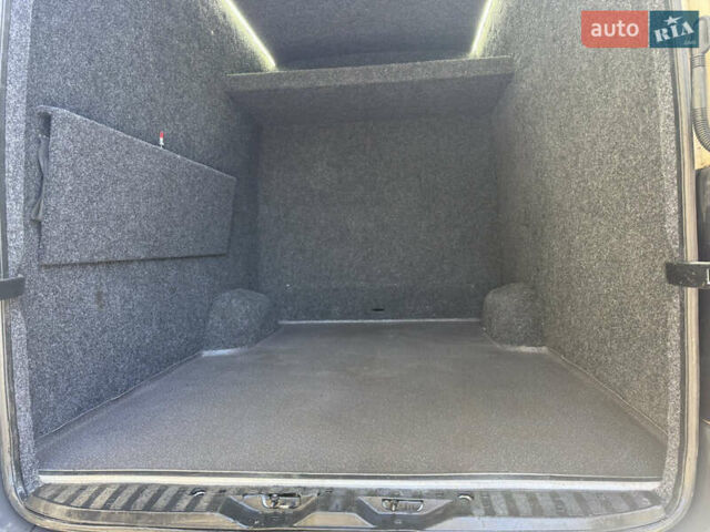 Белый Мерседес Sprinter, объемом двигателя 0 л и пробегом 270 тыс. км за 29900 $, фото 4 на Automoto.ua