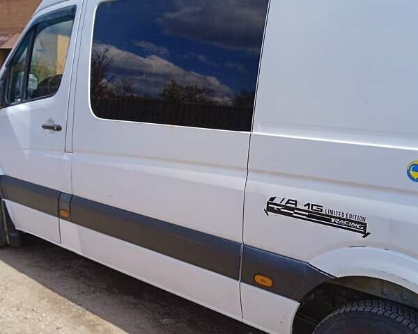 Белый Мерседес Sprinter, объемом двигателя 0 л и пробегом 663 тыс. км за 13500 $, фото 6 на Automoto.ua