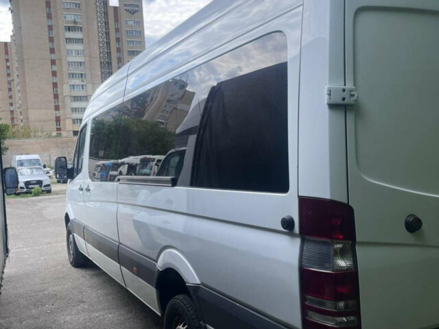 Белый Мерседес Sprinter, объемом двигателя 3 л и пробегом 425 тыс. км за 18000 $, фото 5 на Automoto.ua