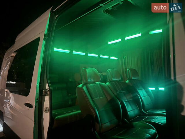 Белый Мерседес Sprinter, объемом двигателя 0 л и пробегом 270 тыс. км за 29900 $, фото 15 на Automoto.ua
