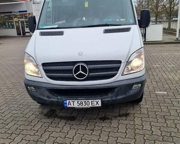 Белый Мерседес Sprinter, объемом двигателя 2.1 л и пробегом 142 тыс. км за 19200 $, фото 4 на Automoto.ua