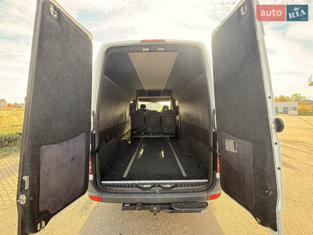 Белый Мерседес Sprinter, объемом двигателя 2.9 л и пробегом 365 тыс. км за 21000 $, фото 10 на Automoto.ua