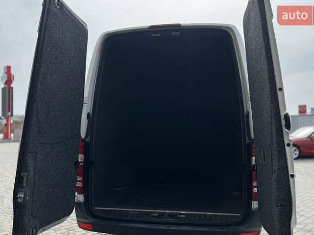 Белый Мерседес Sprinter, объемом двигателя 2.14 л и пробегом 618 тыс. км за 19400 $, фото 6 на Automoto.ua