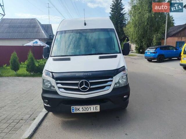 Белый Мерседес Sprinter, объемом двигателя 3.22 л и пробегом 450 тыс. км за 22000 $, фото 6 на Automoto.ua