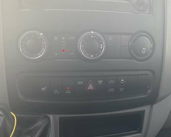 Білий Мерседес Sprinter, об'ємом двигуна 3 л та пробігом 670 тис. км за 26500 $, фото 5 на Automoto.ua