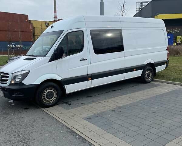 Белый Мерседес Sprinter, объемом двигателя 2.14 л и пробегом 657 тыс. км за 21500 $, фото 2 на Automoto.ua