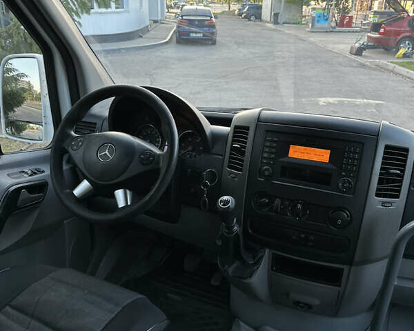 Белый Мерседес Sprinter, объемом двигателя 2.14 л и пробегом 665 тыс. км за 25000 $, фото 18 на Automoto.ua