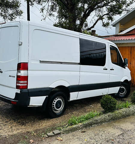 Белый Мерседес Sprinter, объемом двигателя 2.1 л и пробегом 320 тыс. км за 13500 $, фото 2 на Automoto.ua