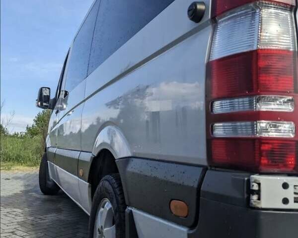 Белый Мерседес Sprinter, объемом двигателя 2.2 л и пробегом 653 тыс. км за 18400 $, фото 7 на Automoto.ua