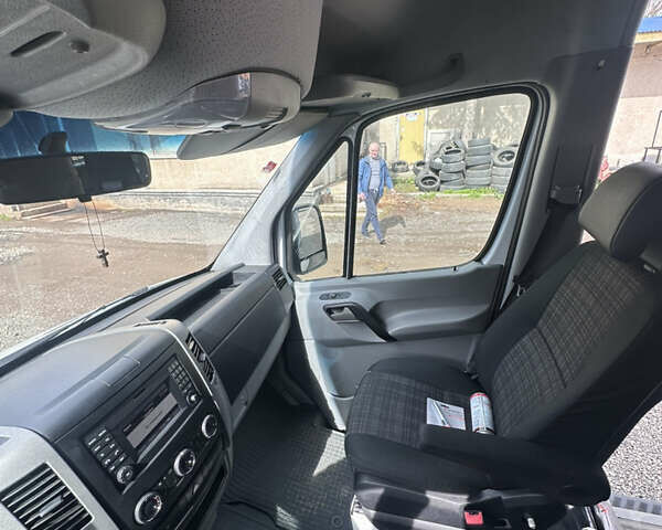 Белый Мерседес Sprinter, объемом двигателя 2.2 л и пробегом 541 тыс. км за 22300 $, фото 12 на Automoto.ua