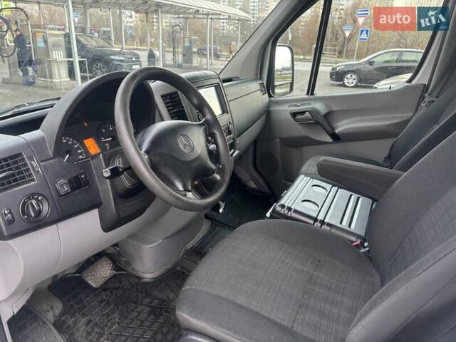 Белый Мерседес Sprinter, объемом двигателя 2.14 л и пробегом 510 тыс. км за 17900 $, фото 12 на Automoto.ua