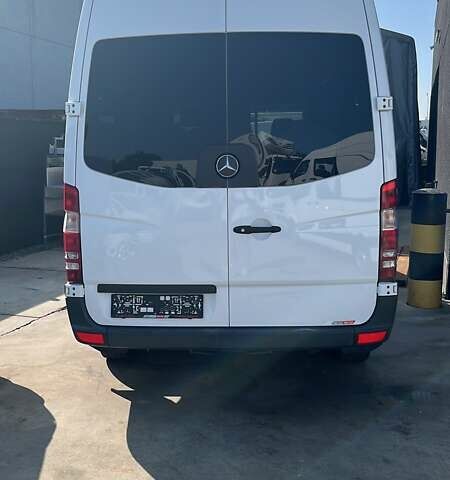 Білий Мерседес Sprinter, об'ємом двигуна 2.14 л та пробігом 450 тис. км за 23261 $, фото 3 на Automoto.ua