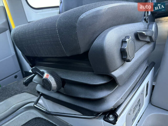 Белый Мерседес Sprinter, объемом двигателя 2.2 л и пробегом 342 тыс. км за 16900 $, фото 15 на Automoto.ua