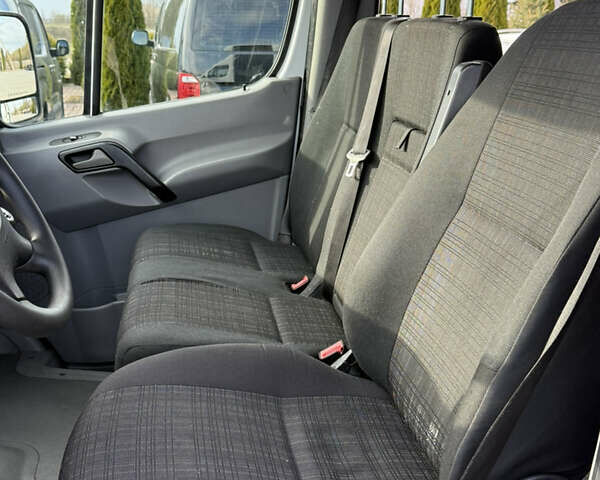 Белый Мерседес Sprinter, объемом двигателя 2.2 л и пробегом 247 тыс. км за 20800 $, фото 6 на Automoto.ua