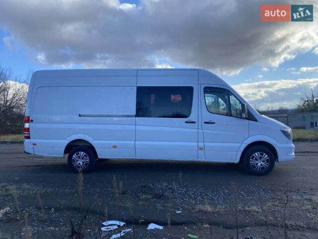 Белый Мерседес Sprinter, объемом двигателя 2.14 л и пробегом 440 тыс. км за 19700 $, фото 3 на Automoto.ua