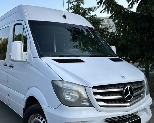 Белый Мерседес Sprinter, объемом двигателя 2.14 л и пробегом 665 тыс. км за 25000 $, фото 2 на Automoto.ua