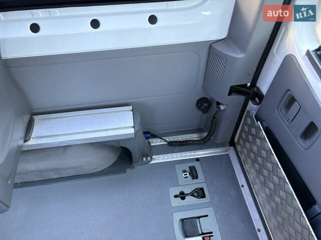 Белый Мерседес Sprinter, объемом двигателя 2.2 л и пробегом 342 тыс. км за 16900 $, фото 28 на Automoto.ua