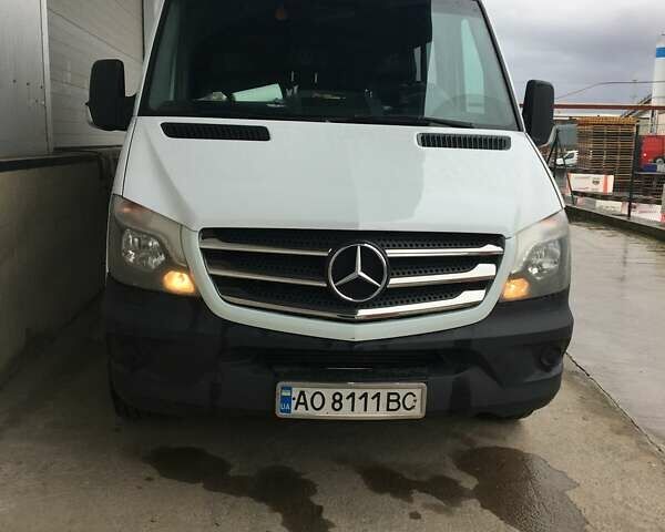 Белый Мерседес Sprinter, объемом двигателя 2.14 л и пробегом 657 тыс. км за 21500 $, фото 3 на Automoto.ua