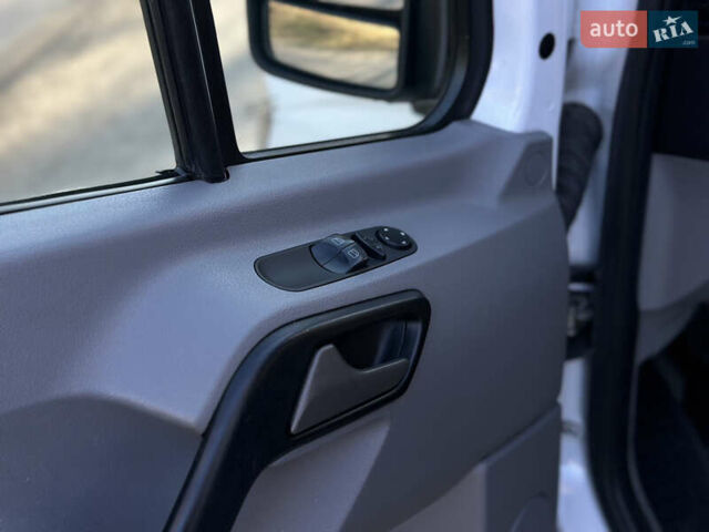 Белый Мерседес Sprinter, объемом двигателя 2.2 л и пробегом 260 тыс. км за 15800 $, фото 22 на Automoto.ua