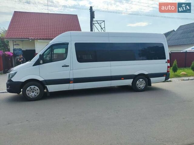 Белый Мерседес Sprinter, объемом двигателя 3.22 л и пробегом 450 тыс. км за 22000 $, фото 2 на Automoto.ua