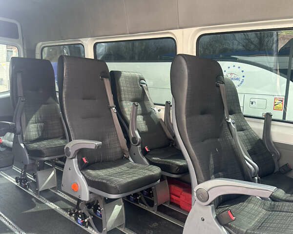 Белый Мерседес Sprinter, объемом двигателя 2.2 л и пробегом 541 тыс. км за 22300 $, фото 16 на Automoto.ua