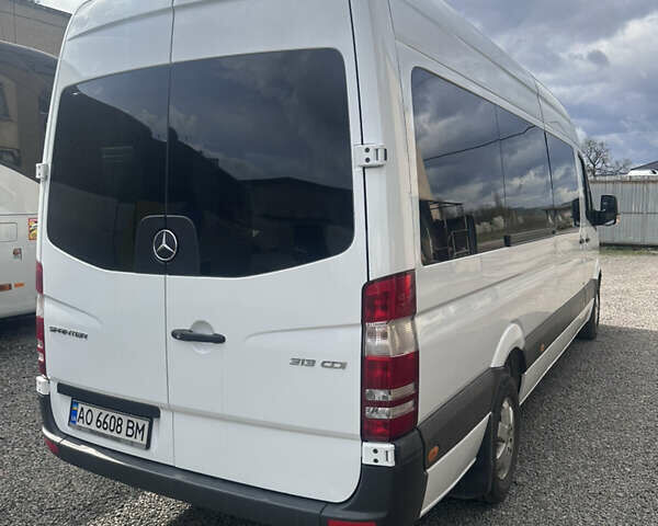 Белый Мерседес Sprinter, объемом двигателя 2.2 л и пробегом 541 тыс. км за 22300 $, фото 5 на Automoto.ua