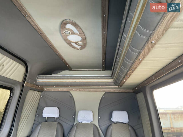 Белый Мерседес Sprinter, объемом двигателя 3 л и пробегом 300 тыс. км за 11266 $, фото 3 на Automoto.ua