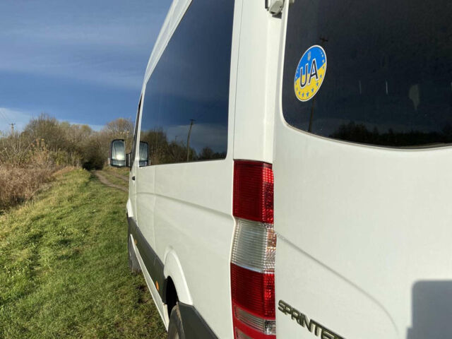 Білий Мерседес Sprinter, об'ємом двигуна 2.14 л та пробігом 322 тис. км за 20000 $, фото 2 на Automoto.ua