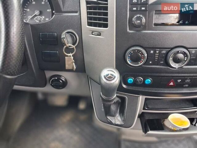 Белый Мерседес Sprinter, объемом двигателя 3 л и пробегом 430 тыс. км за 30506 $, фото 13 на Automoto.ua