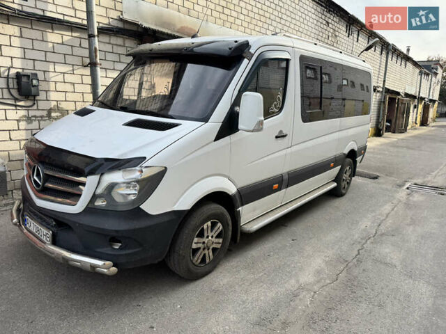 Белый Мерседес Sprinter, объемом двигателя 2.14 л и пробегом 380 тыс. км за 18500 $, фото 1 на Automoto.ua