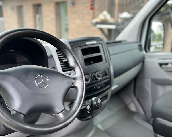 Белый Мерседес Sprinter, объемом двигателя 0 л и пробегом 280 тыс. км за 18700 $, фото 16 на Automoto.ua