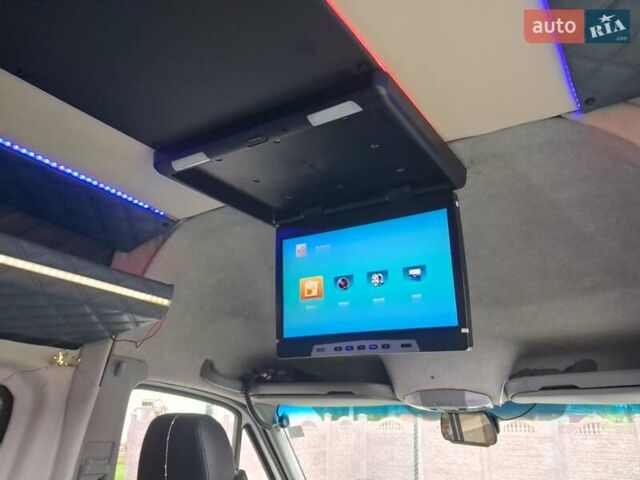 Белый Мерседес Sprinter, объемом двигателя 3 л и пробегом 430 тыс. км за 30506 $, фото 16 на Automoto.ua