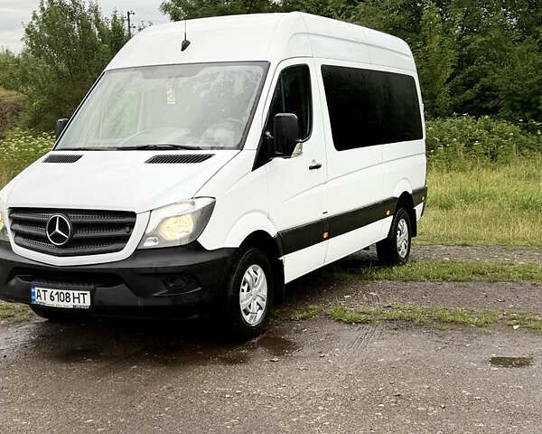Белый Мерседес Sprinter, объемом двигателя 2.2 л и пробегом 384 тыс. км за 21000 $, фото 2 на Automoto.ua
