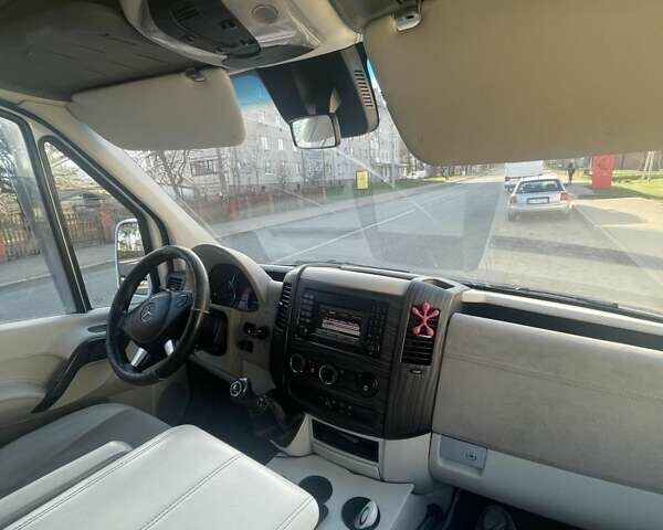 Белый Мерседес Sprinter, объемом двигателя 3 л и пробегом 760 тыс. км за 30500 $, фото 4 на Automoto.ua