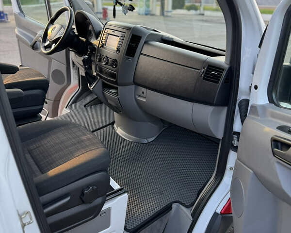 Білий Мерседес Sprinter, об'ємом двигуна 2.3 л та пробігом 445 тис. км за 19900 $, фото 7 на Automoto.ua