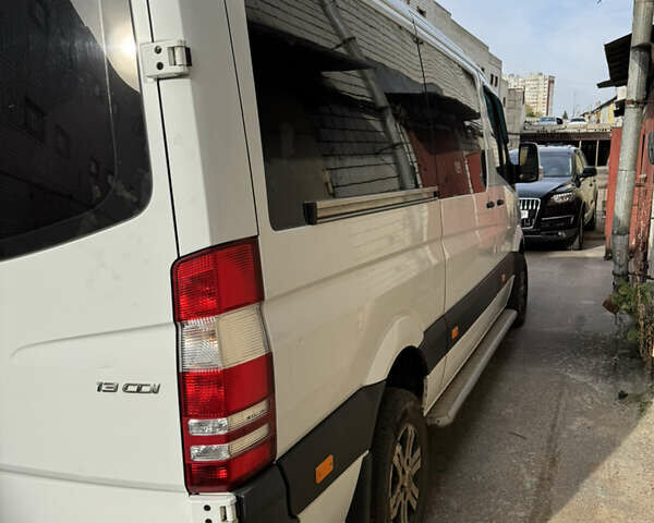 Белый Мерседес Sprinter, объемом двигателя 2.14 л и пробегом 380 тыс. км за 18500 $, фото 5 на Automoto.ua