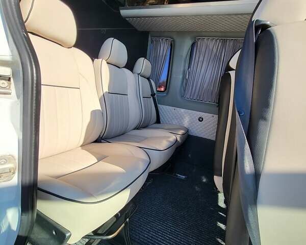 Белый Мерседес Sprinter, объемом двигателя 2.99 л и пробегом 580 тыс. км за 27500 $, фото 7 на Automoto.ua