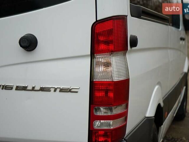 Белый Мерседес Sprinter, объемом двигателя 2.14 л и пробегом 320 тыс. км за 18595 $, фото 12 на Automoto.ua