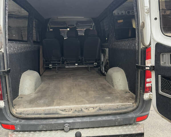 Белый Мерседес Sprinter, объемом двигателя 2.14 л и пробегом 380 тыс. км за 18500 $, фото 10 на Automoto.ua