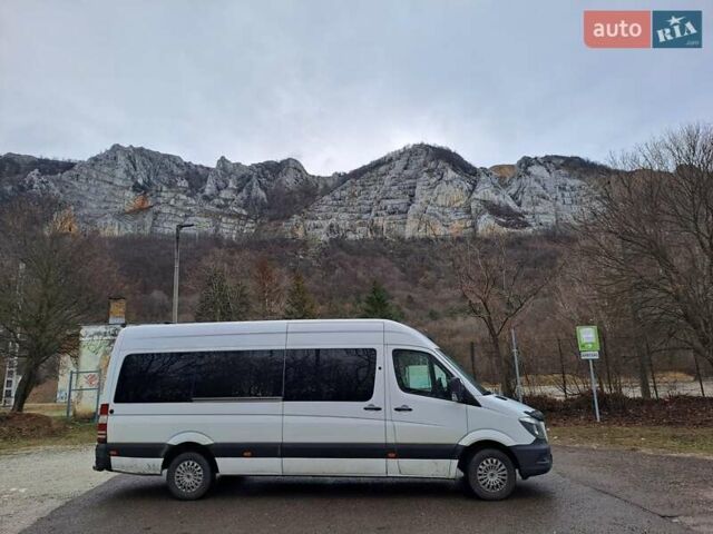 Белый Мерседес Sprinter, объемом двигателя 2.3 л и пробегом 350 тыс. км за 21000 $, фото 3 на Automoto.ua