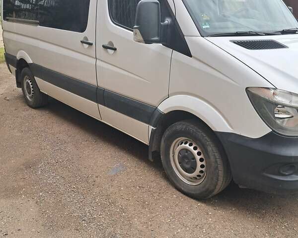 Белый Мерседес Sprinter, объемом двигателя 2.14 л и пробегом 380 тыс. км за 21000 $, фото 14 на Automoto.ua