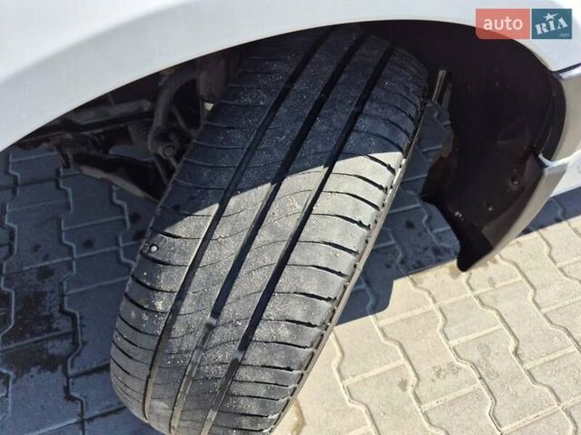 Белый Мерседес Sprinter, объемом двигателя 0 л и пробегом 410 тыс. км за 39000 $, фото 1 на Automoto.ua